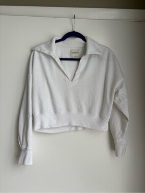 Abercrombie & Fitch Cropped White Collared Pullover Sweatshirt